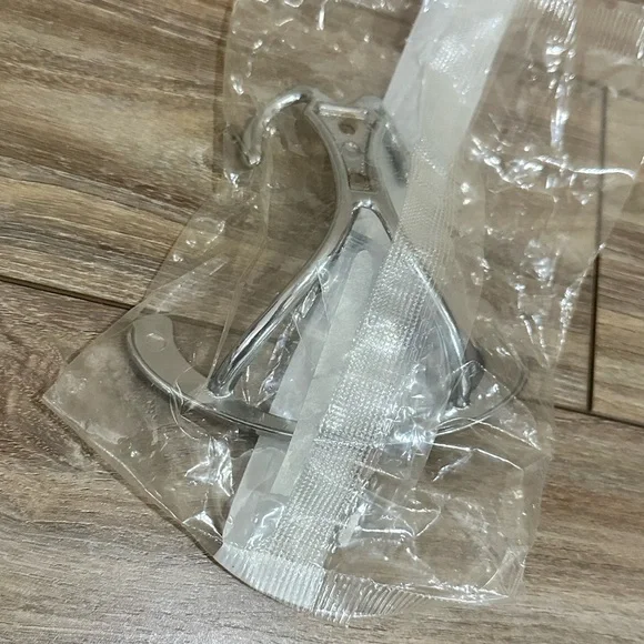 Heavy Duty Circular Top Triple item Silver Wall-Mounted Coat/Purse/Bag Hook - Picture 3 of 6